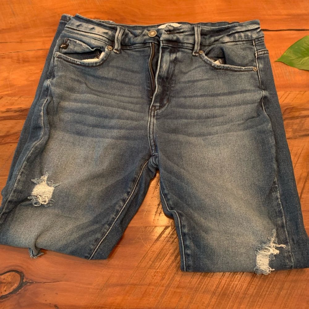KanCan distressed jean